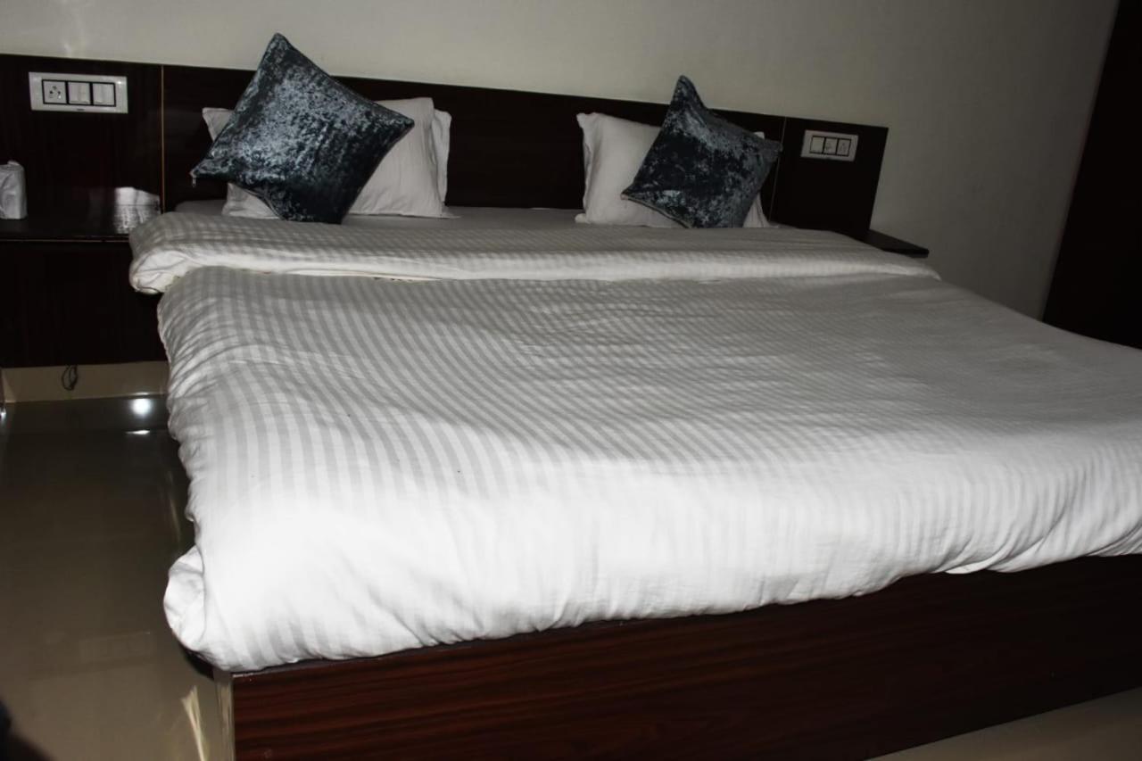 Corbett Bhavesh Home Stay Jhirna Eksteriør bilde
