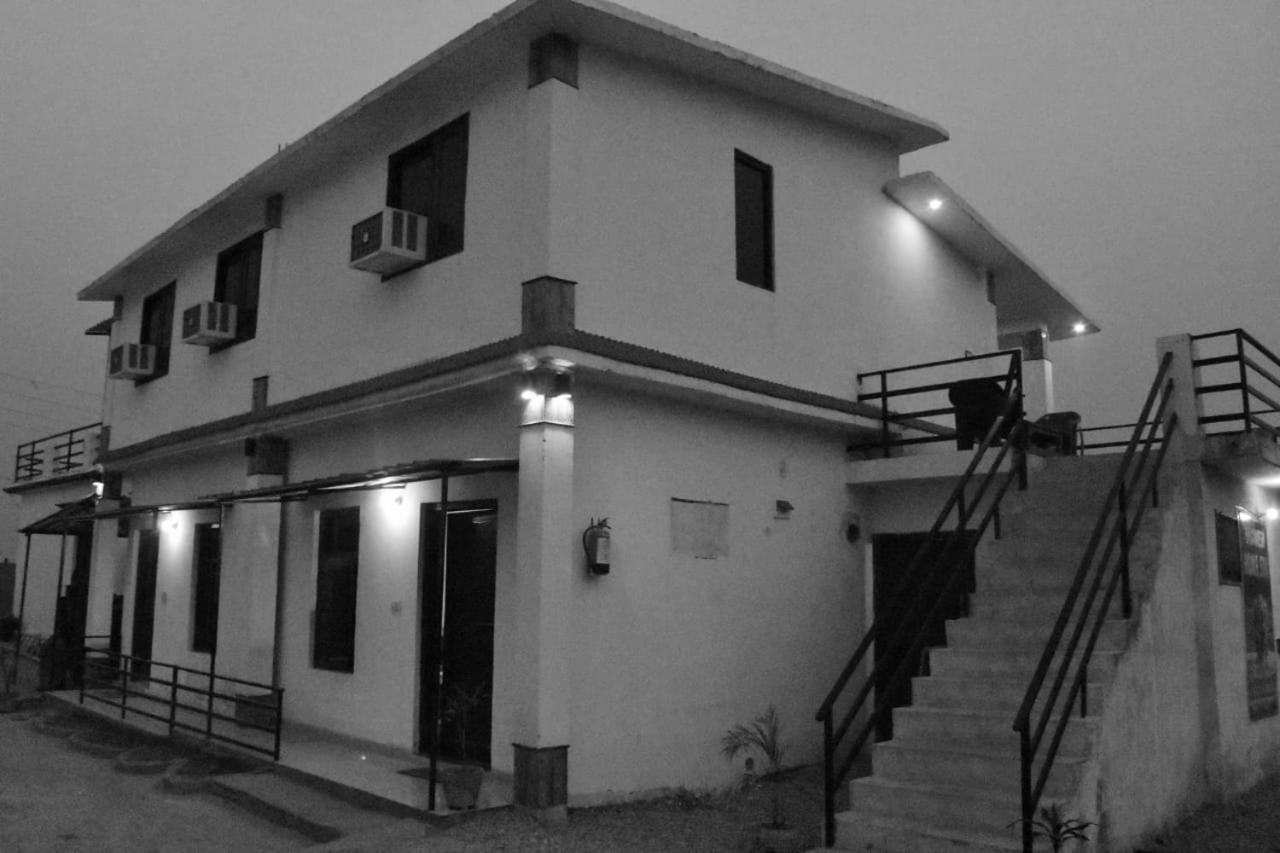 Corbett Bhavesh Home Stay Jhirna Rom bilde